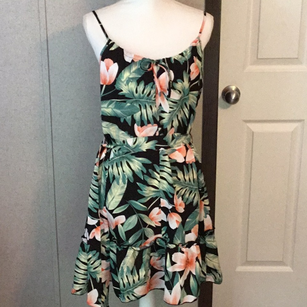 Hawaiian themed Floral Spaghetti Strap Dress Size Medium